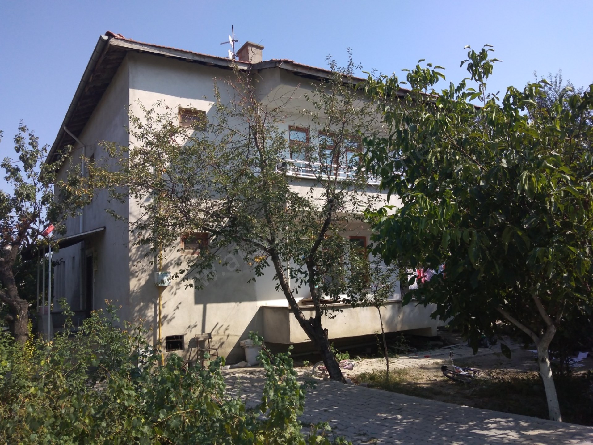 Satlık müstakil bahçeli ev